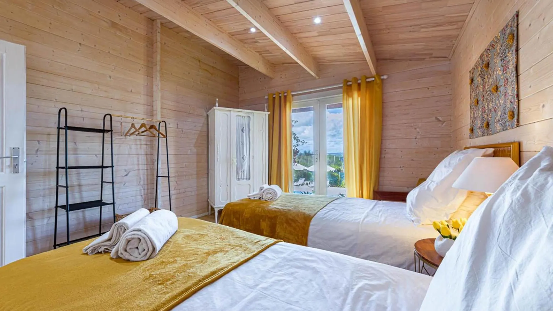 Design Chalet In Albufeira With Private Pool